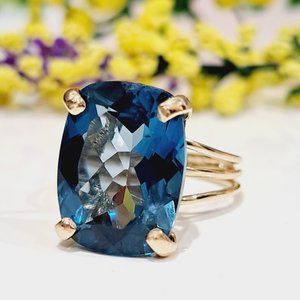 Blue Cushion-Cut Crystal Ring in Gold Setting
